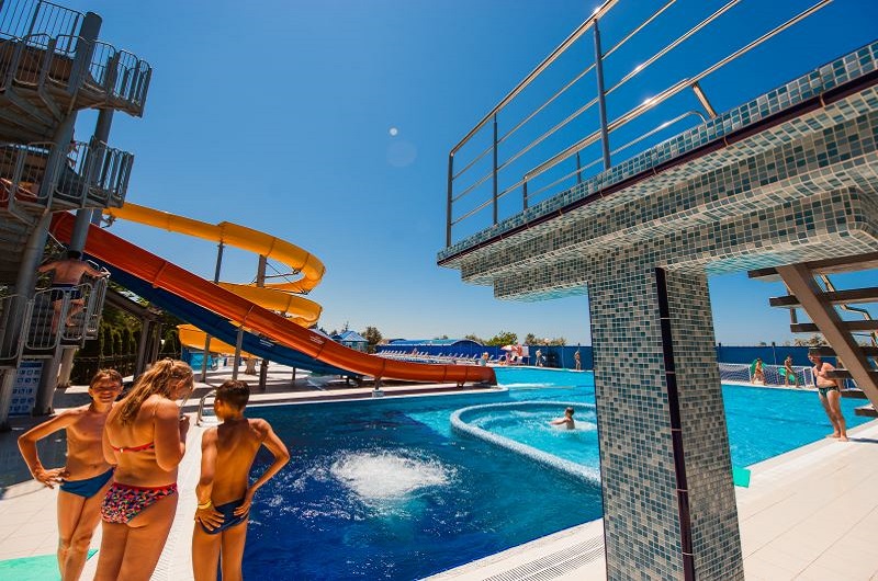 Клуб, Николаевка